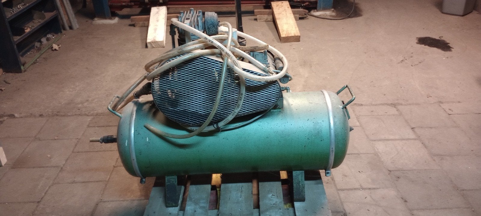 Gebruikte Creemers Compressor CS 270-1 (1984), Ophalen, Gebruikt, 6 tot 10 bar, 25 tot 100 liter