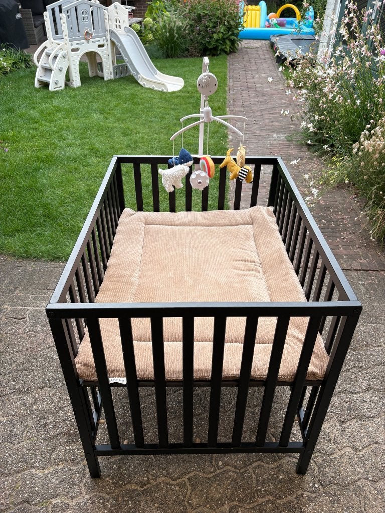 Baby box, Boxkleed en muziek mobile, Ophalen, Gebruikt, Rechthoekig, In hoogte verstelbaar