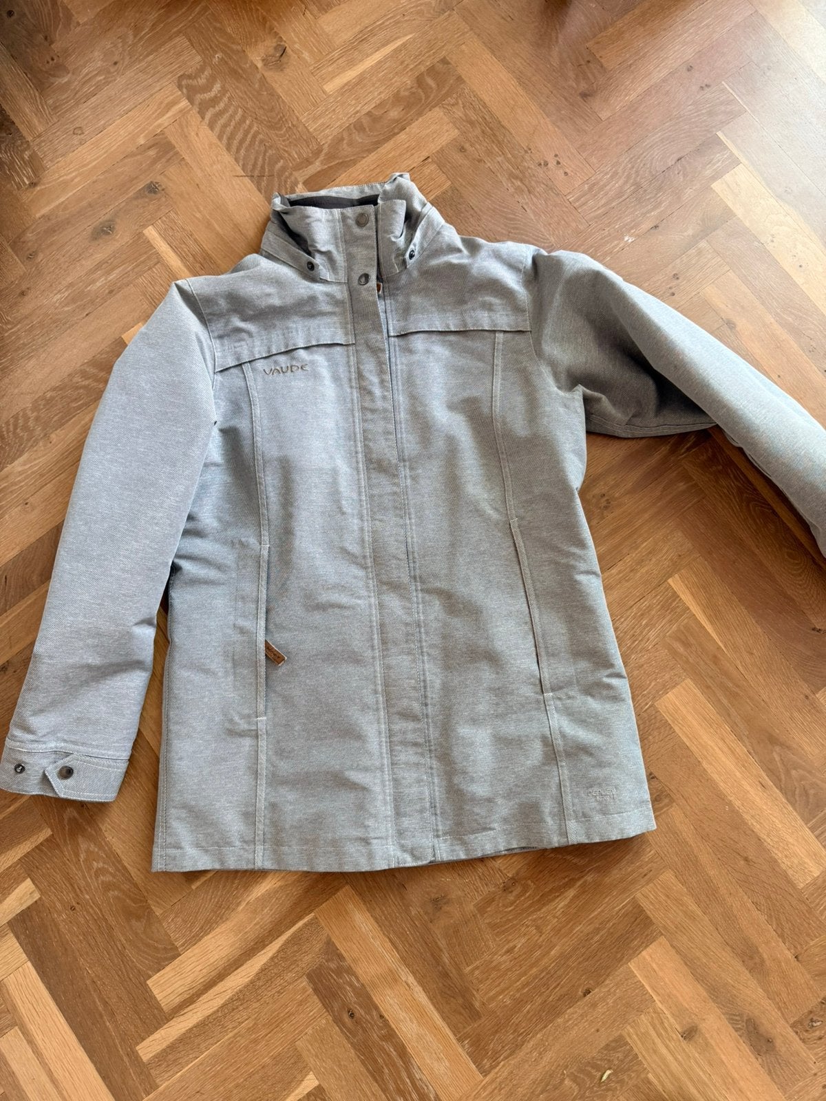 Vaude grijze najaars dames jas mt 42 zgan radiance protect, Ophalen, Zo goed als nieuw, Maat 42/44 (L), Grijs