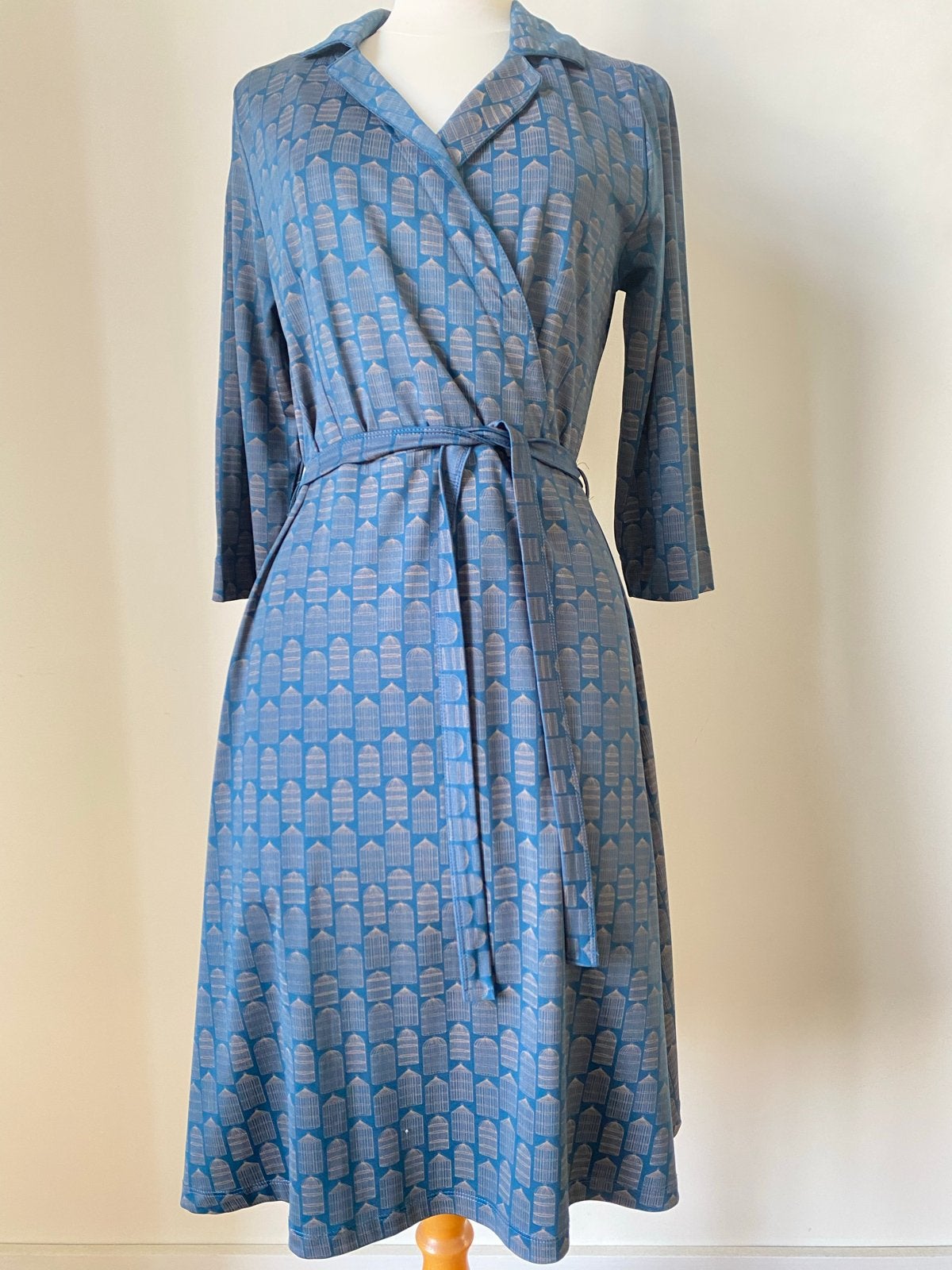 Froy & Dind Jurk - Blauw met vogelkooi print, Maat 38/40 (M), Blauw, Ophalen of Verzenden, Zo goed als nieuw