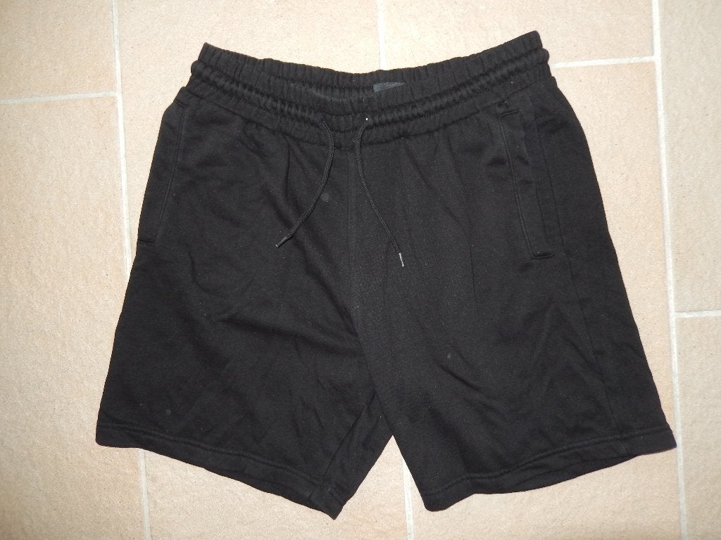 * H&M zwart jogging short - regular fit - korte broek maat m, Kleding | Heren, Broeken en Pantalons, Maat 48/50 (M), Zwart, Ophalen of Verzenden