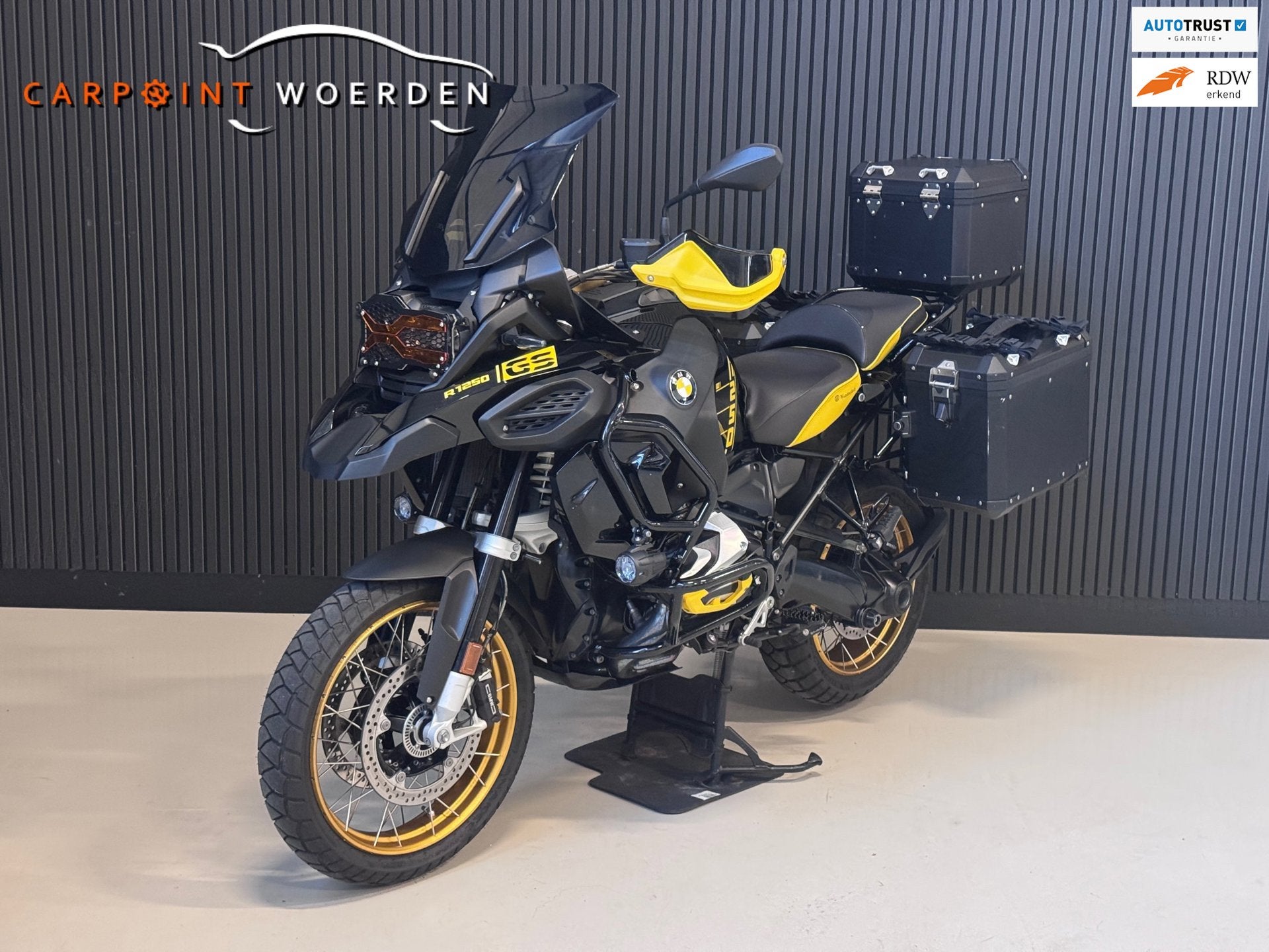 BMW All-Road R 1250 GS Adventure '40 Years' | AKRAPOVIC | Op, BMW@BMW.NL, 1254 cc, BMW
1234AB  Amsterdam, NL, Handvatverwarming