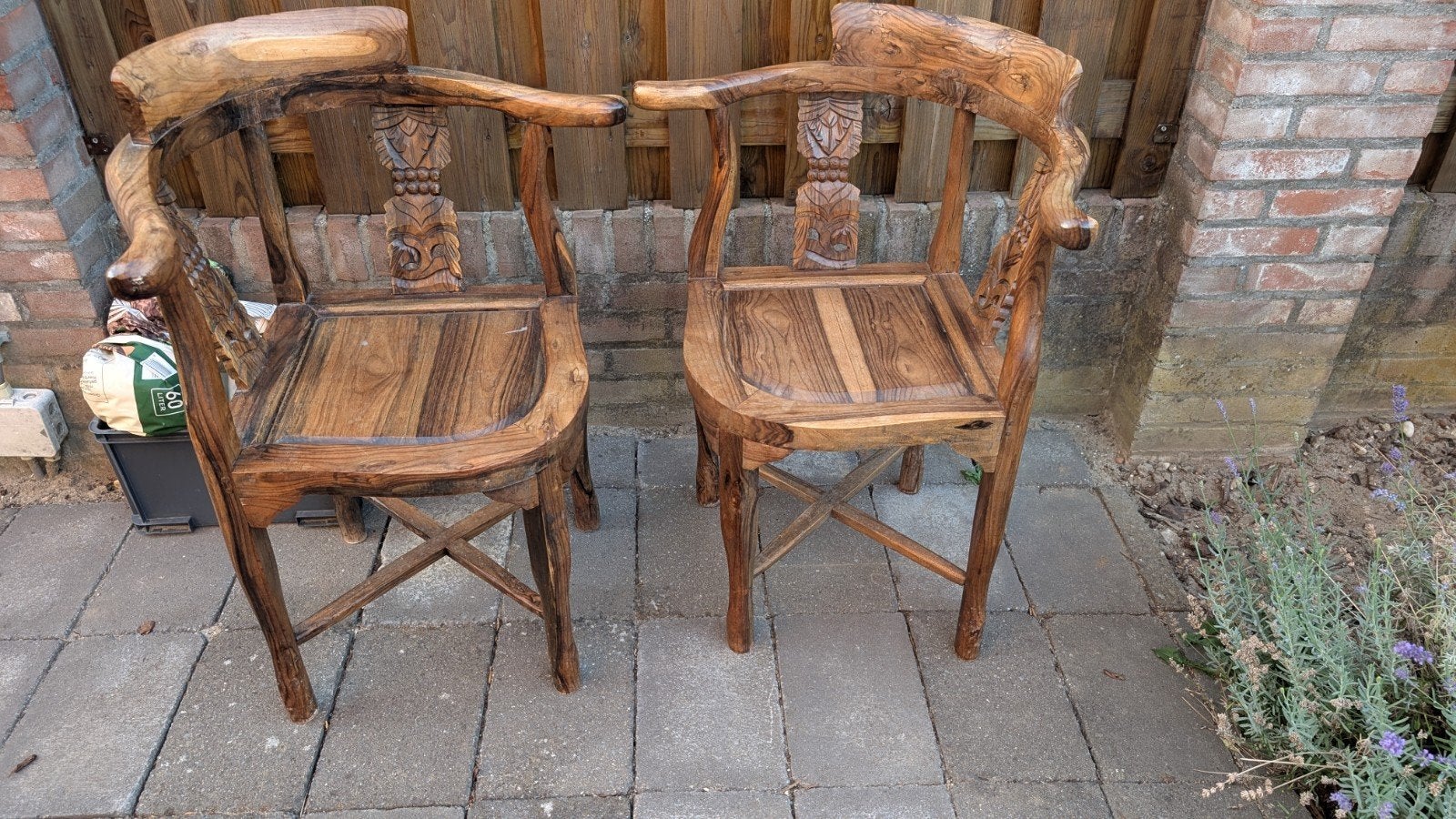 2 antieke stoelen, Ophalen