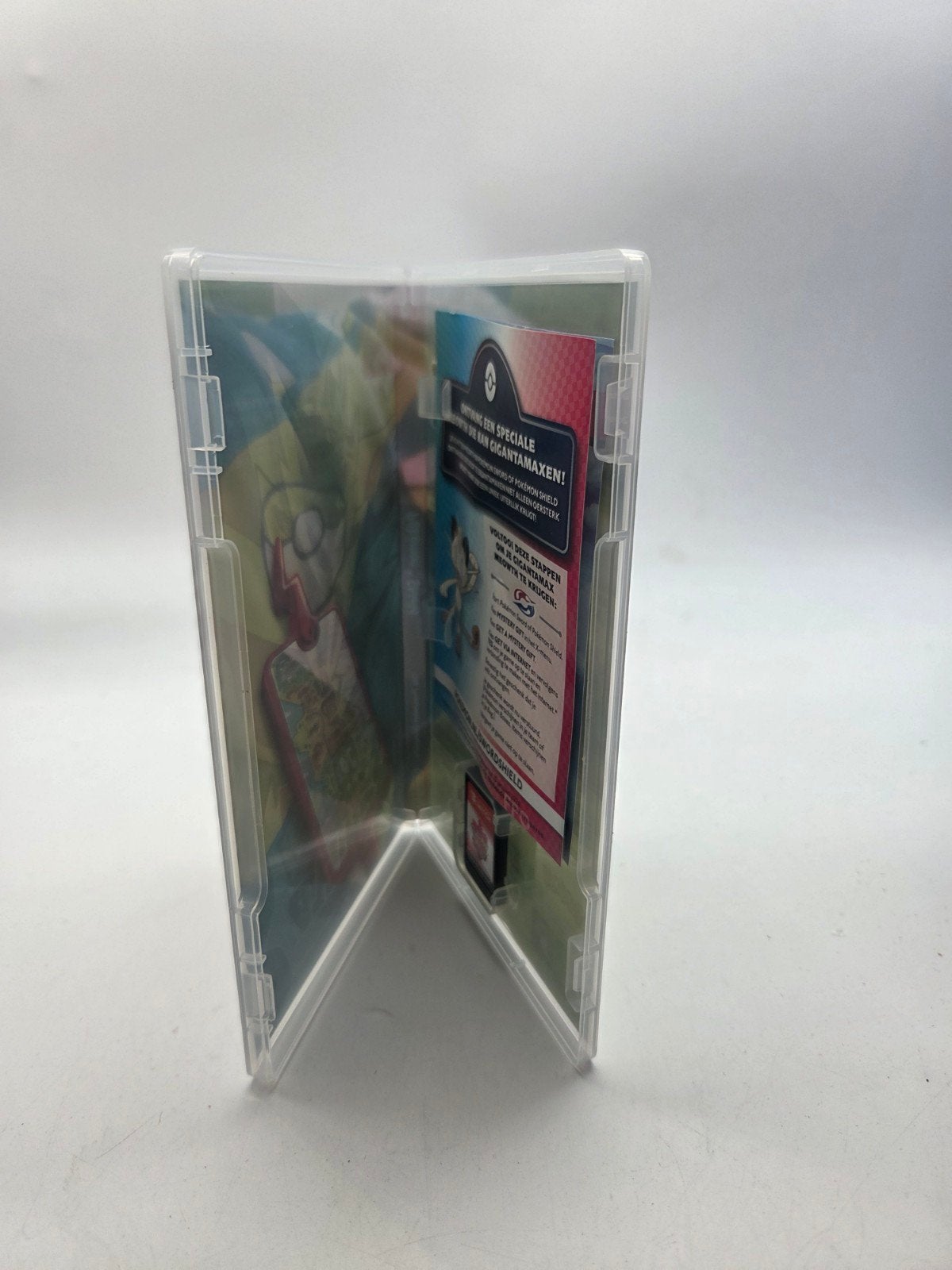Pokémon Shield - Nintendo Switch, Nintendo, Online, 1 speler, Zo goed als nieuw