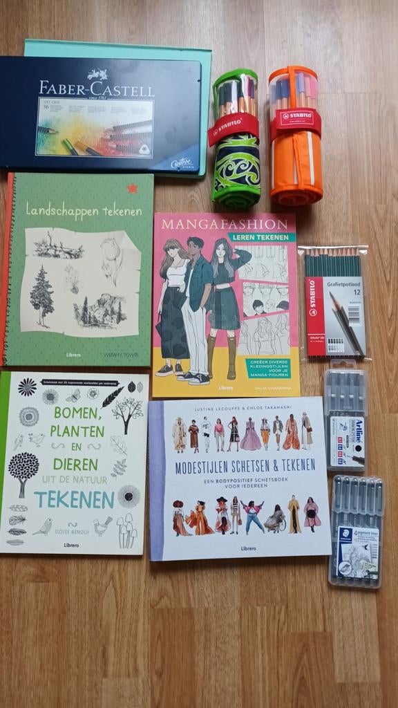 Complete Tekenset: Boeken, Potloden, Fineliners & Stiften, Hobby en Vrije tijd, Tekenen, Ophalen of Verzenden, Zo goed als nieuw