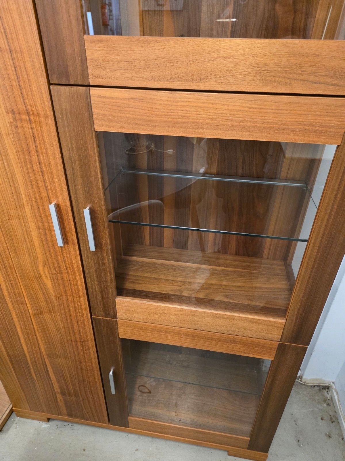 Vitrinekast hoogte 205cm breedte 108cm diepte 40cm, Ophalen, ., Complete sauna, .