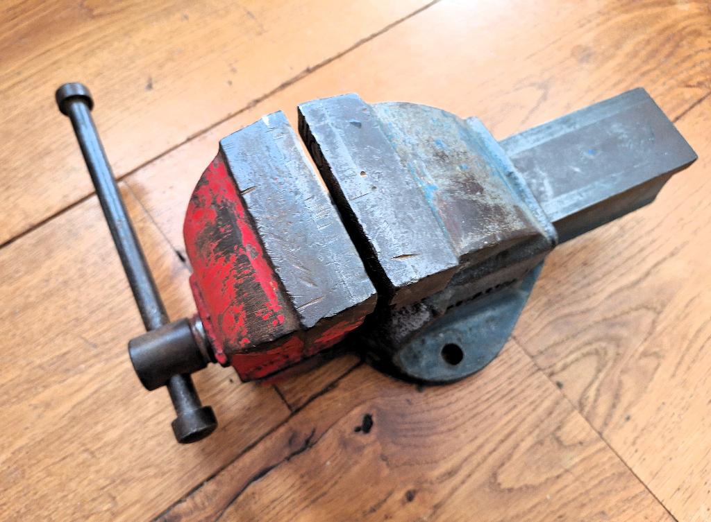 Bankschroef Paramo 2, Doe-het-zelf en Verbouw, Gereedschap | Handgereedschap, Ophalen, Gebruikt
