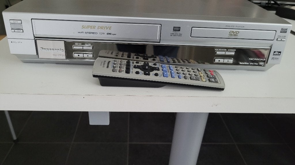 Panasonic NV-VP31EC DVD-VHS Combi, Ophalen, Zo goed als nieuw