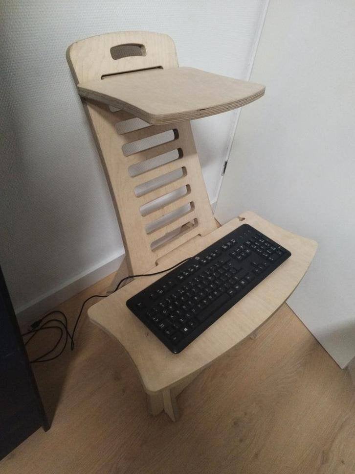 Ergonomisch houten sta-bureau met toetsenbordplank, Computers en Software, Ophalen of Verzenden, Zo goed als nieuw