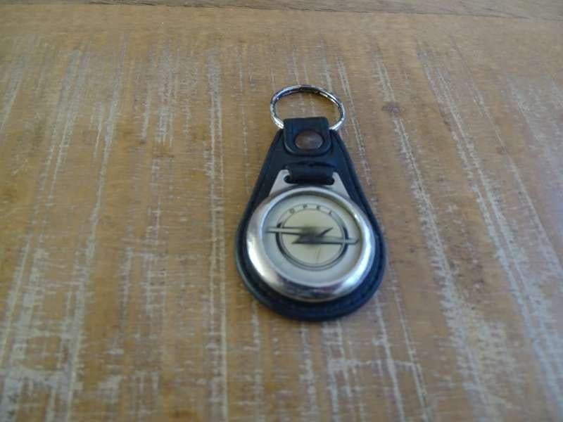 Opel - Sleutelhanger - Merk Logo Hanger, Verzamelen, Automerken, Motoren en Formule 1, Verzenden, Gebruikt, Auto's