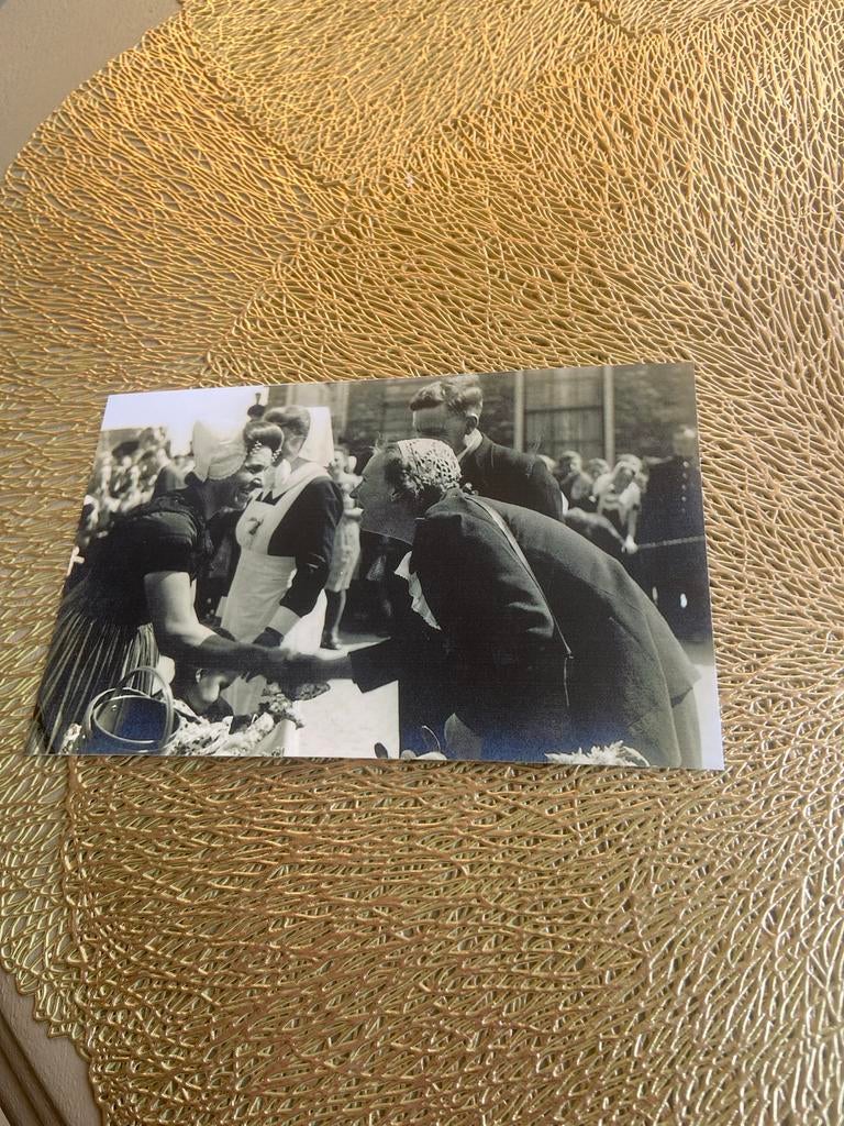 Prinses Juliana in Westkapelle, 15 mei 1945, Verzamelen, Koninklijk Huis en Royalty, Ophalen of Verzenden, Gebruikt, Nederland