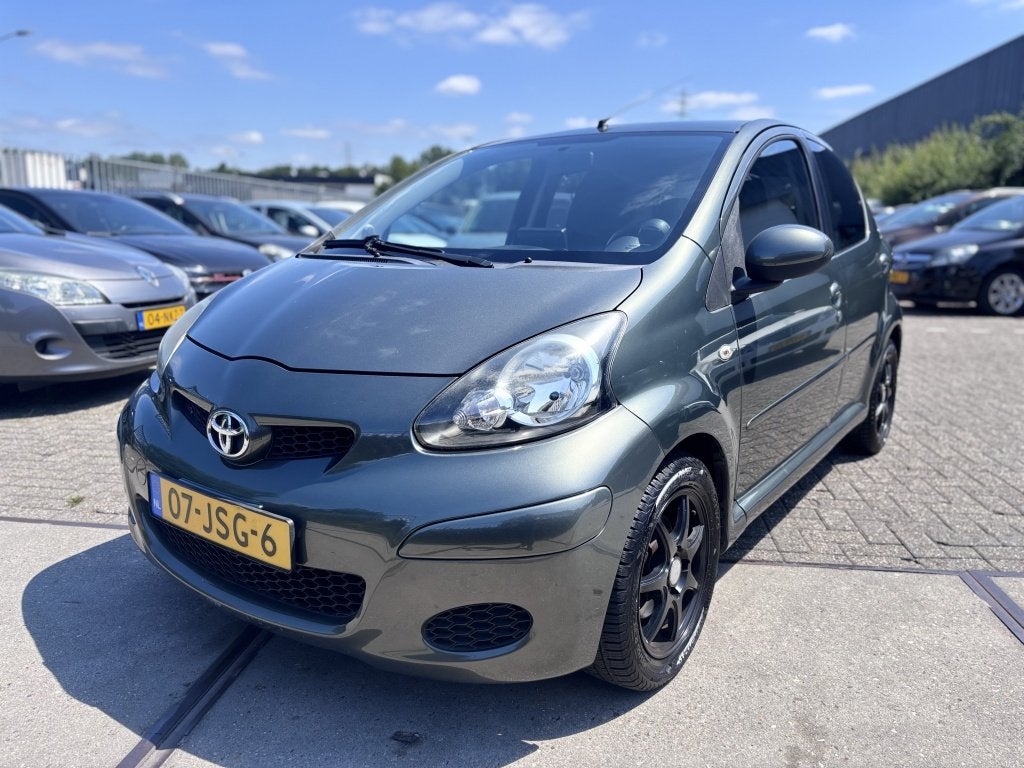 Toyota Aygo 1.0-12V AIRCO! (bj 2009), Traction-control, Gebruikt, 4 stoelen, 68 pk