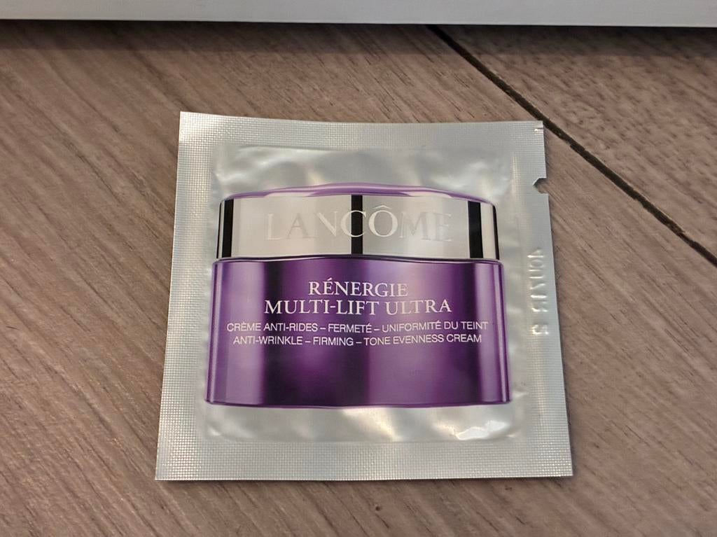 Lancome renergie multi-lift ultra 1 ml, Ophalen of Verzenden, Nieuw, Gehele gezicht, Verzorging
