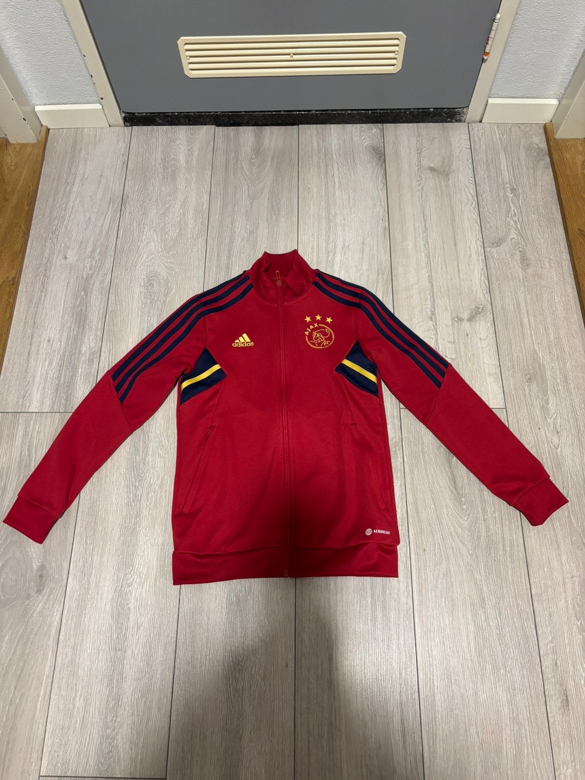 AJAX ADIDAS SPORTVEST. AANWINST!!!, Ophalen, Zo goed als nieuw, Jongen, Sport- of Zwemkleding