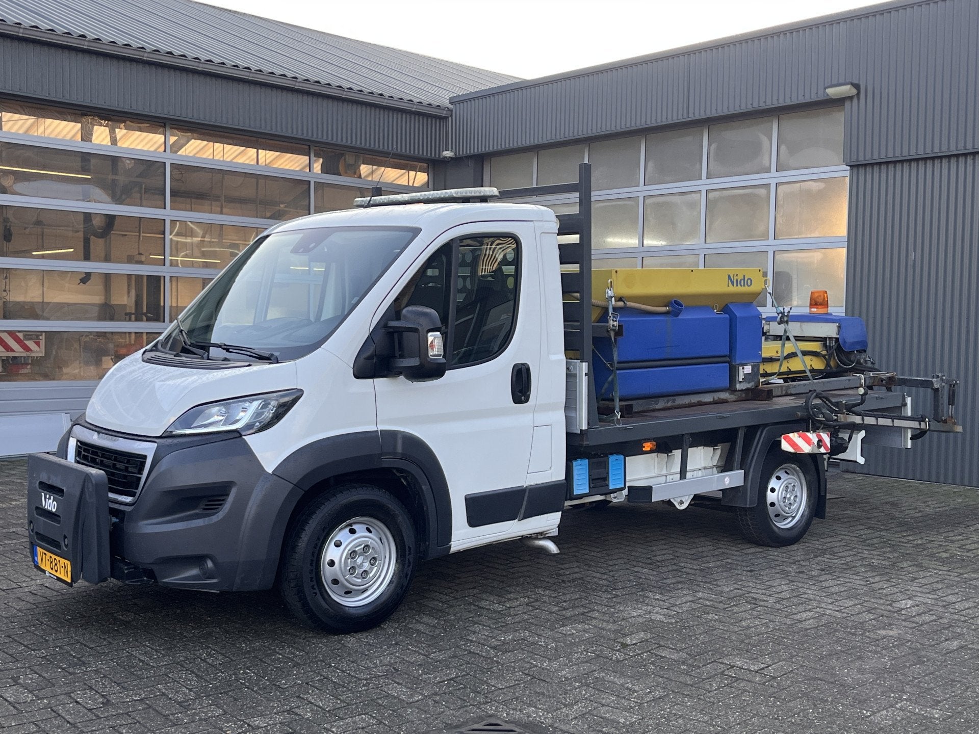 Peugeot Boxer 2.2 HDI Heavy Winterdienst Zoutstrooier Nido O, Voorwielaandrijving, Euro 5, Zwart, 4 cilinders