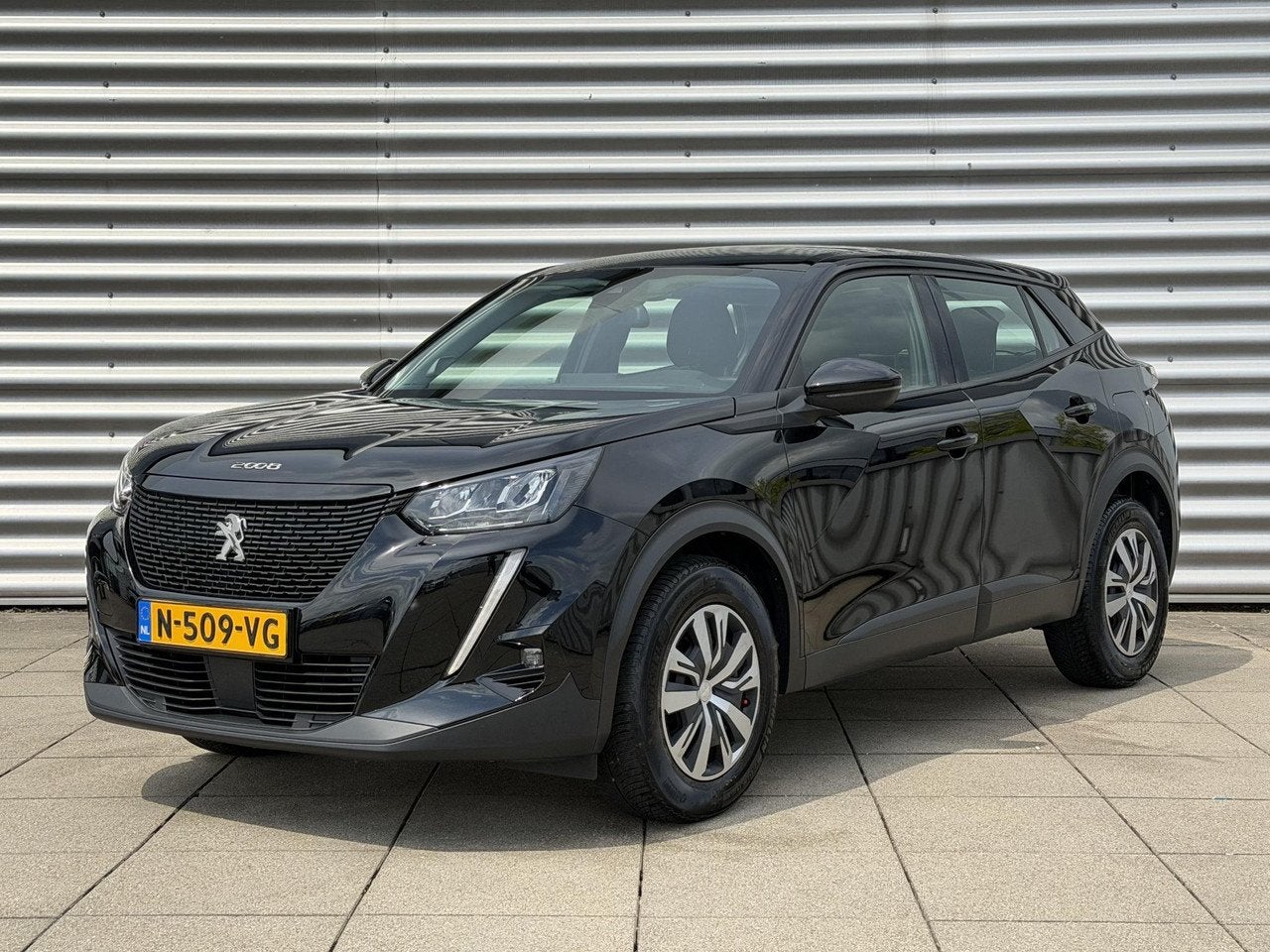 Peugeot 2008 1.2 PureTech Blue Lease Active (bj 2022), Gebruikt, 1199 cc, Zwart, 19 km/l