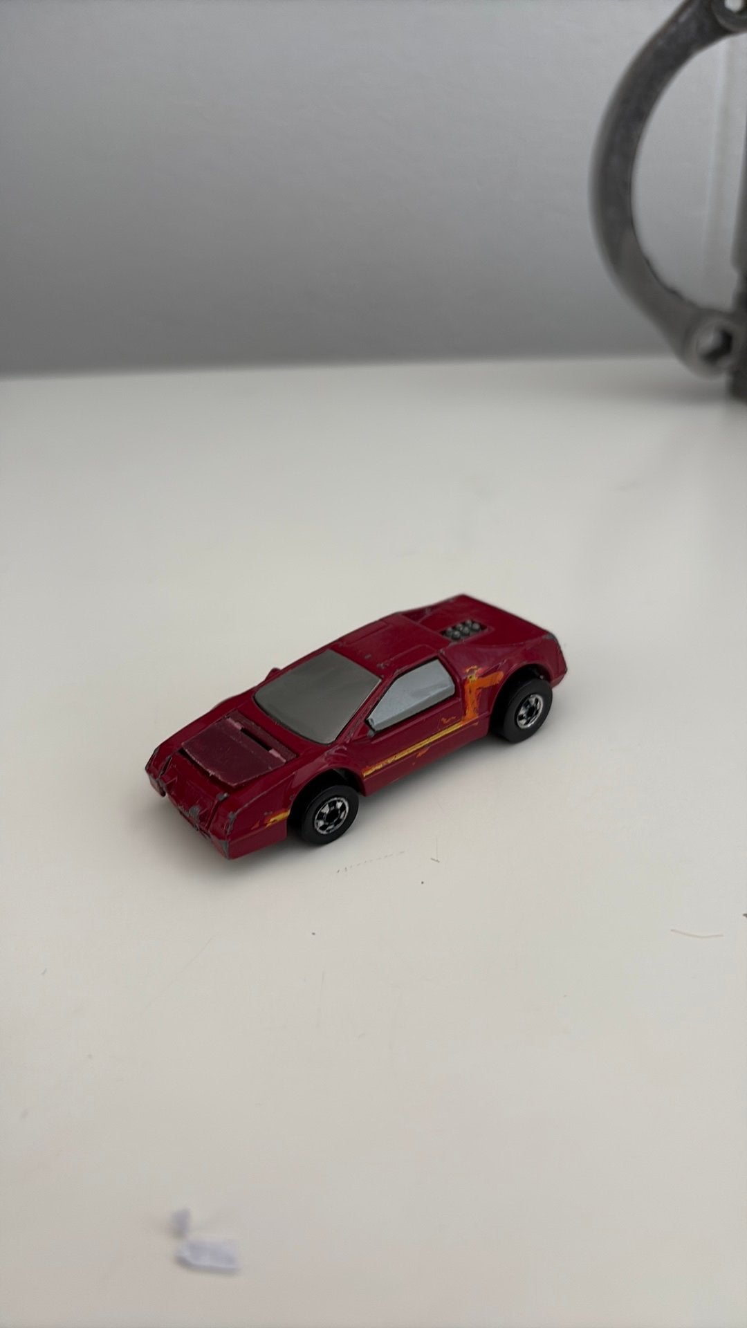 Hot Wheels Crack Up Smash Mobile 1/64 (Red Cruiser), Ophalen of Verzenden, Zo goed als nieuw, Auto