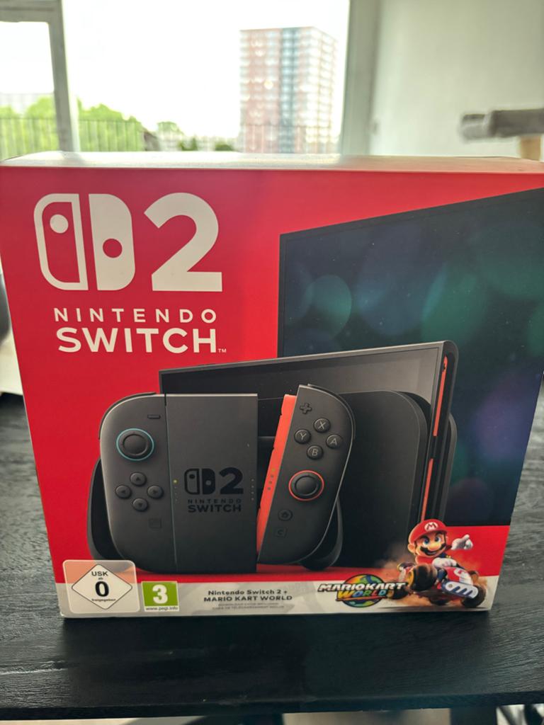 Nintendo Switch 2 met Pro Controller en accessoires, Spelcomputers en Games, Spelcomputers | Nintendo Switch, Zo goed als nieuw