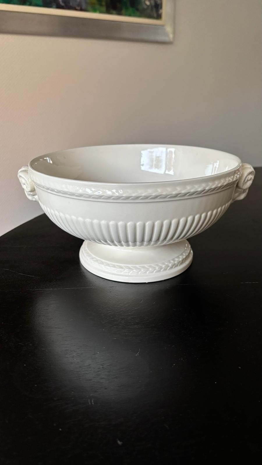 Wedgwood Edme dekschalen - 2 stuks (23 cm en 20 cm), Ophalen, Zo goed als nieuw, Aardewerk, Schaal of Schalen