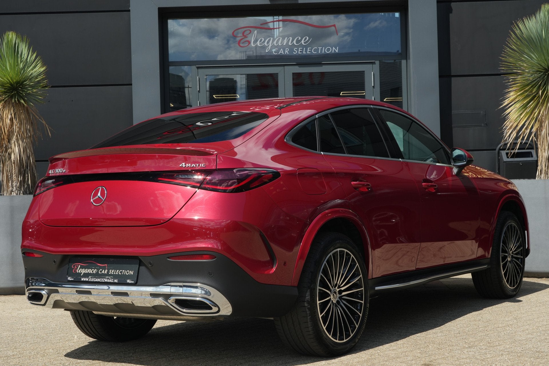 Mercedes-Benz GLC Coupé 300e 4MATIC AMG Line Plus 313pk Nav, Auto's, Automaat, Gebruikt, Zwart, 2000 kg