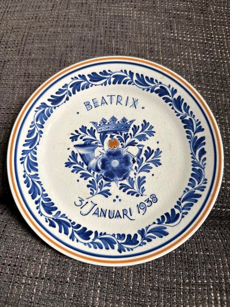 Delfts Blauw Herdenkingsbord Beatrix 31 Januari 1938, Verzamelen, Koninklijk Huis en Royalty, Ophalen of Verzenden, Gebruikt, Servies