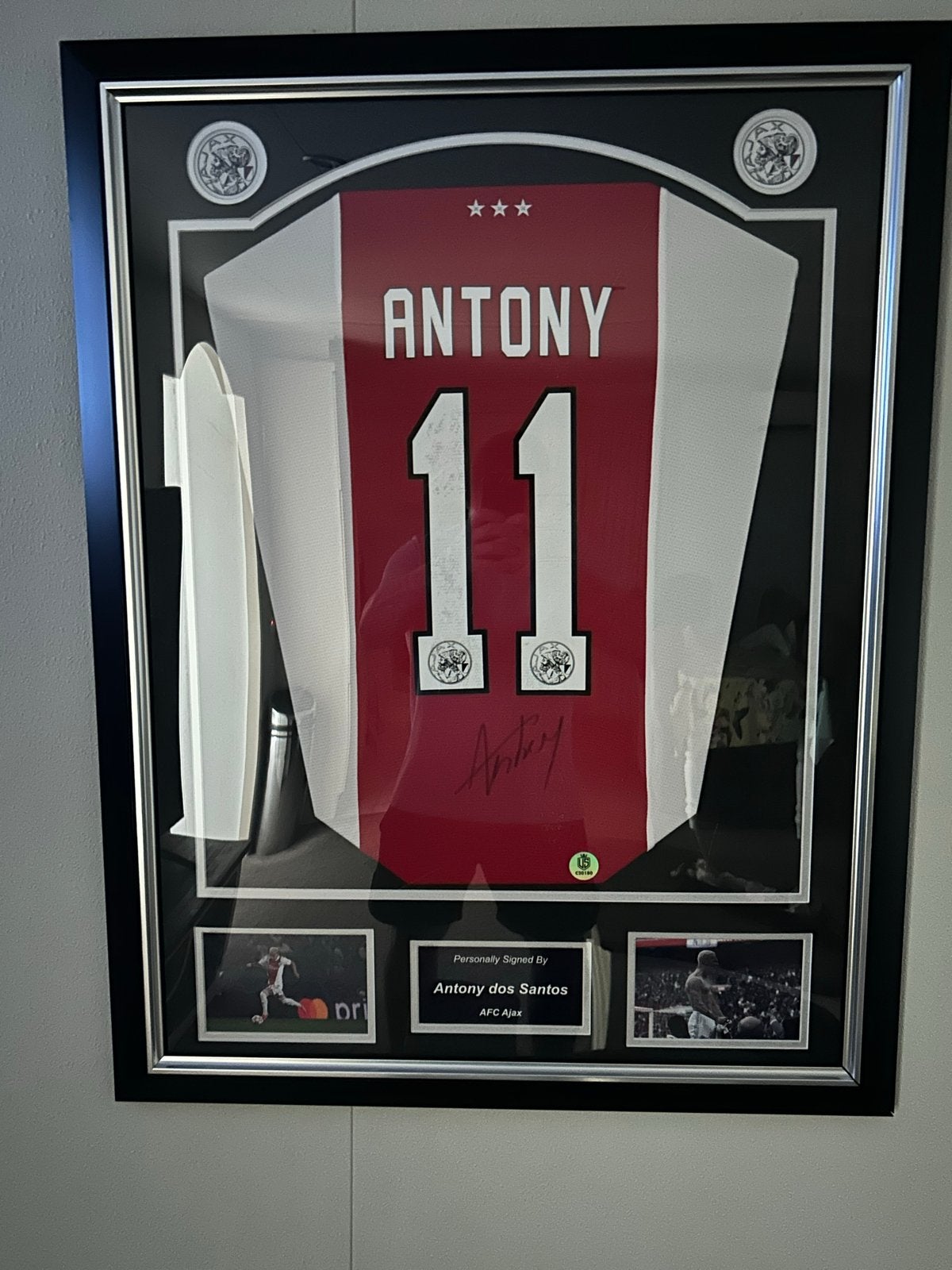 Ingelijst gesigneerd Ajax shirt Antony #11 met COA, Verzamelen, Ophalen of Verzenden, Zo goed als nieuw, Ajax, Shirt