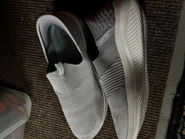 Skechers Slip- ins 41 licht grijs, Ophalen of Verzenden, Zo goed als nieuw, Grijs, Sneakers of Gympen