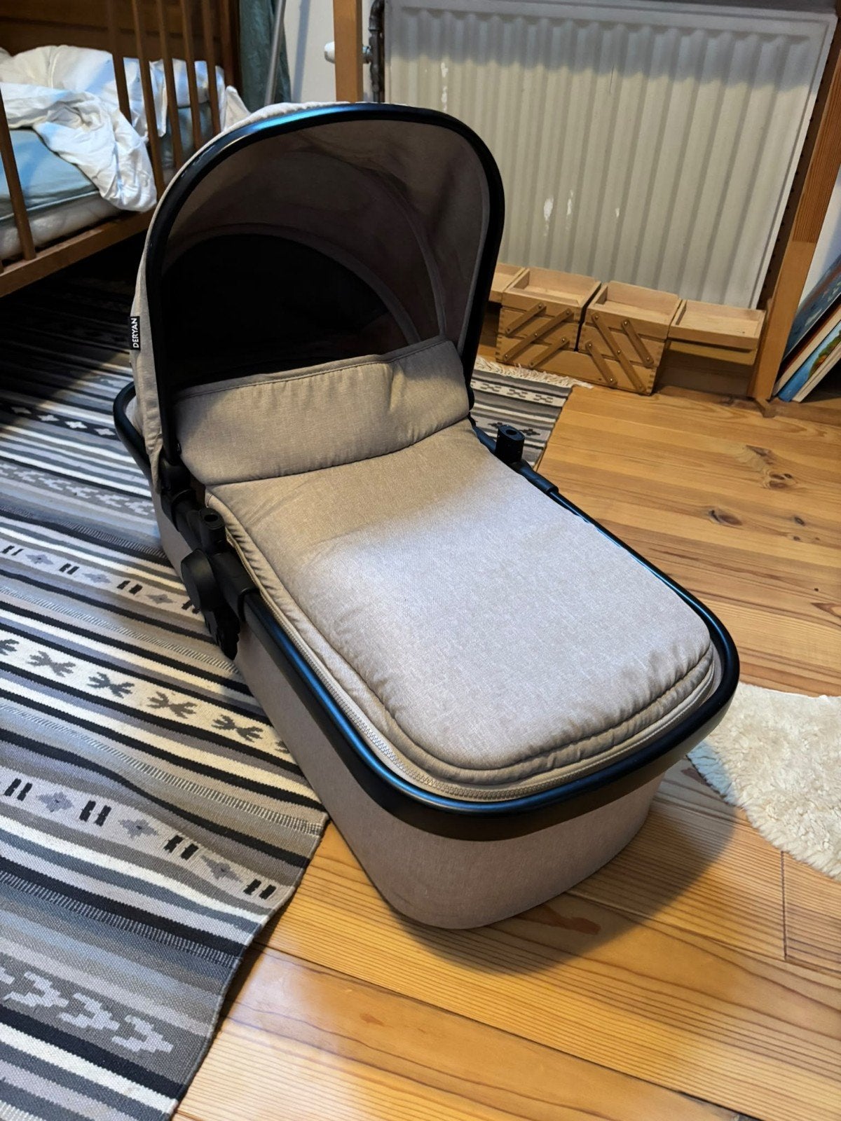 Deryan Evy reiswieg, Zo goed als nieuw, Met reiswieg, Ophalen, Kinderwagen