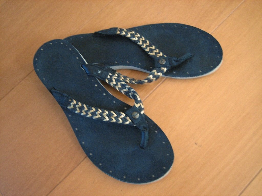 Zwart leren teenslippers UGG W9 dus maat 40 Snazzeys, Slippers, UGG, Verzenden, Zwart