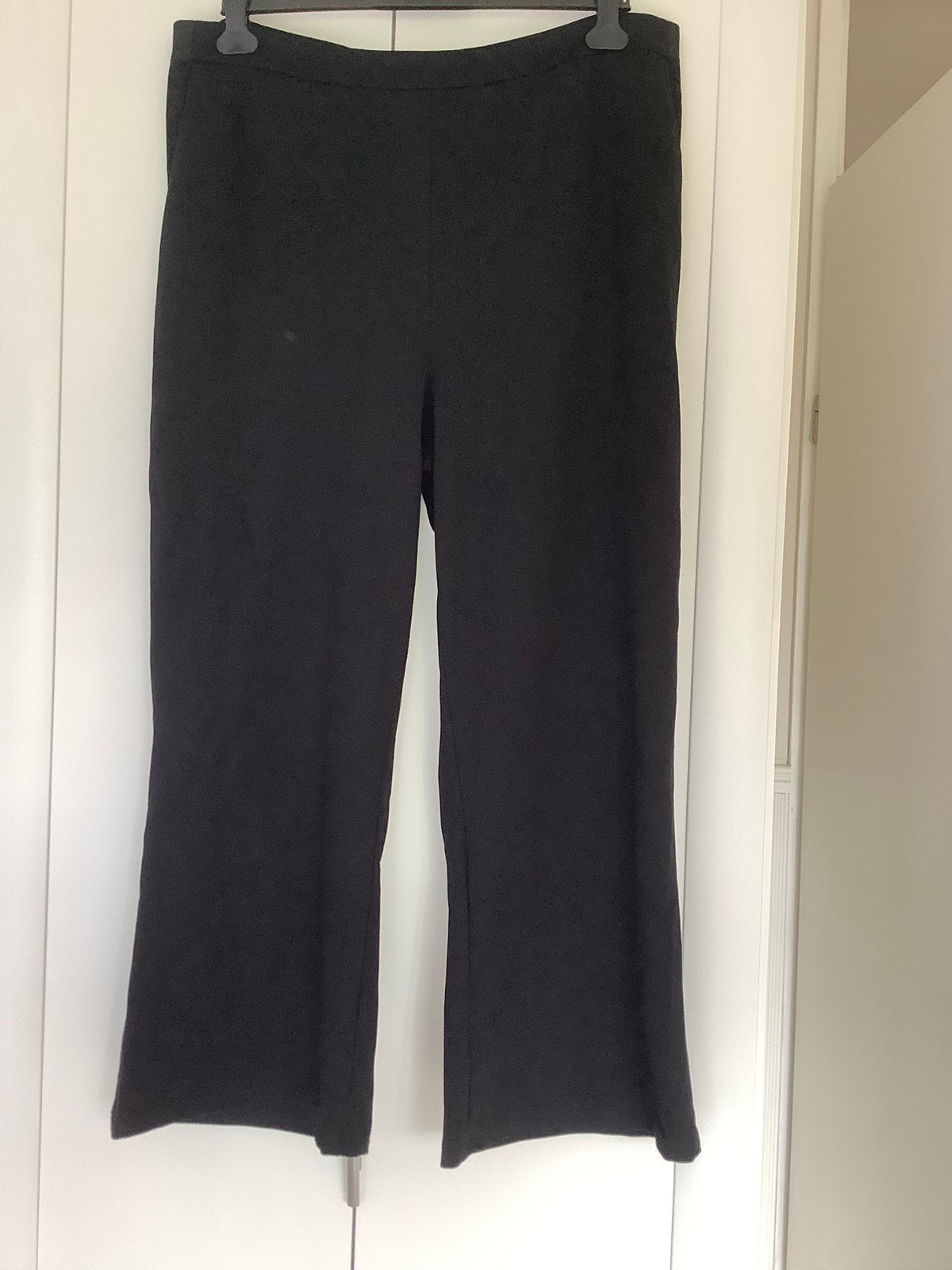 Leuke zwarte broek maat 48/50, Ophalen of Verzenden, Zo goed als nieuw, Zwart, Broek of Spijkerbroek