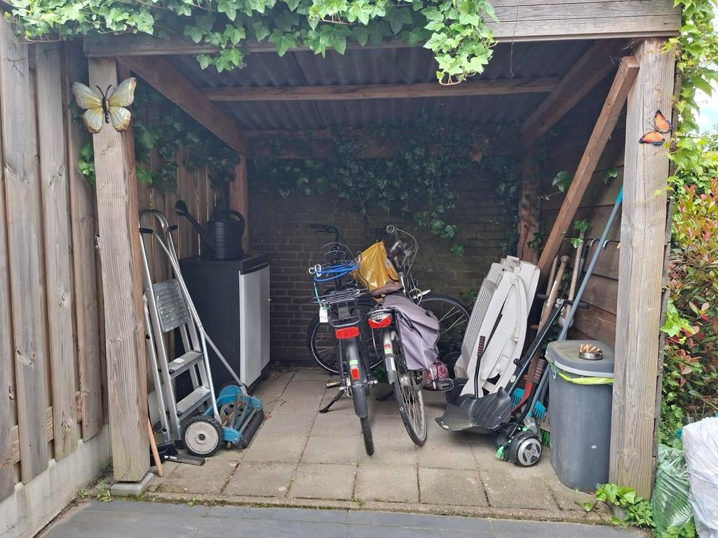 Gratis. Houten fietsenberging. Zelf demonteren zsm, Ophalen, Gebruikt, Hout, Fietsenberging