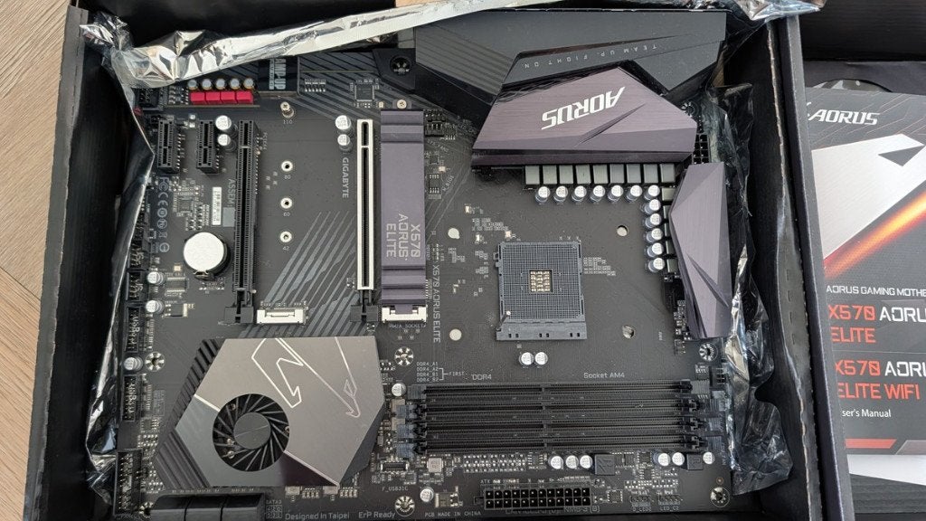Gigabyte x570 Aorus Elite AM4, Computers en Software, Moederborden, Ophalen of Verzenden, Zo goed als nieuw, DDR4