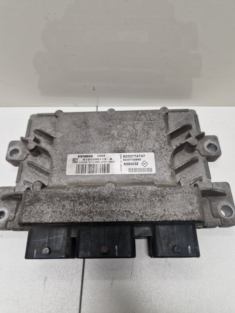 RENAULT TWINGO II ECU SIM32 / 8200774747, Gebruikt, 122–122 bis avenue du Général Leclerc, 92100 Boulogne-Billancourt CEDEX, Frankrijk