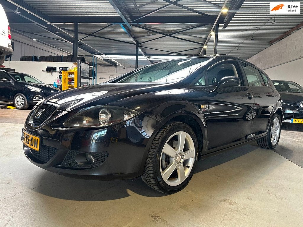 Seat Leon 2.0 FSI Stylance/Schuifdak/Trekhaak/Navi/Apk nieuw, Auto's, Voorwielaandrijving, Gebruikt, 4 cilinders, Leon