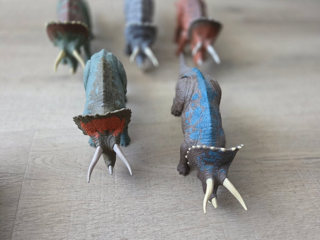 Diverse mattel jurassic world triceratopsen, Ophalen of Verzenden, Zo goed als nieuw