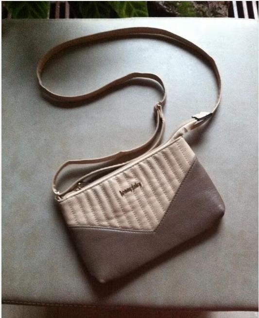 Schoudertasje leder beige br 24 H 15 cm, Ophalen of Verzenden, Zo goed als nieuw, Beige