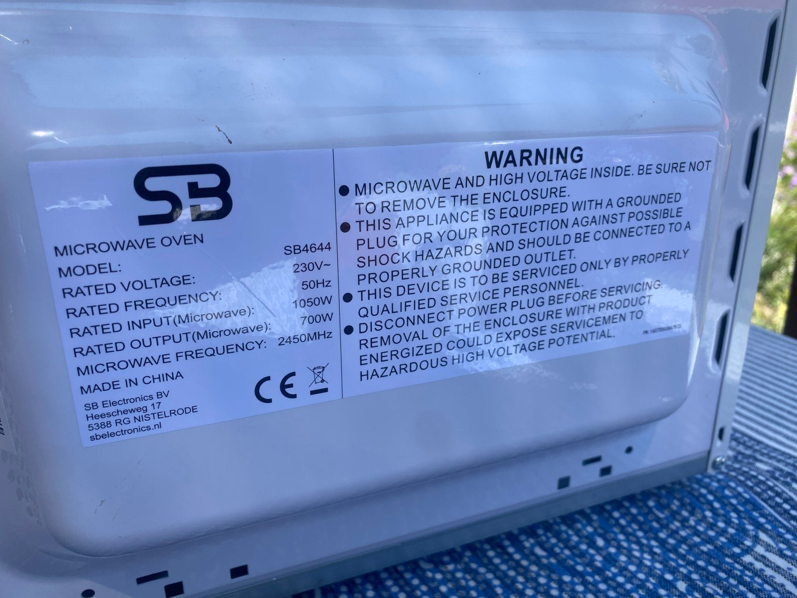 SB Magnetron SB4644 - Wit, 700W, zo goed als nieuw, Witgoed en Apparatuur, Magnetrons, Ophalen, Minder dan 45 cm, Draaiplateau