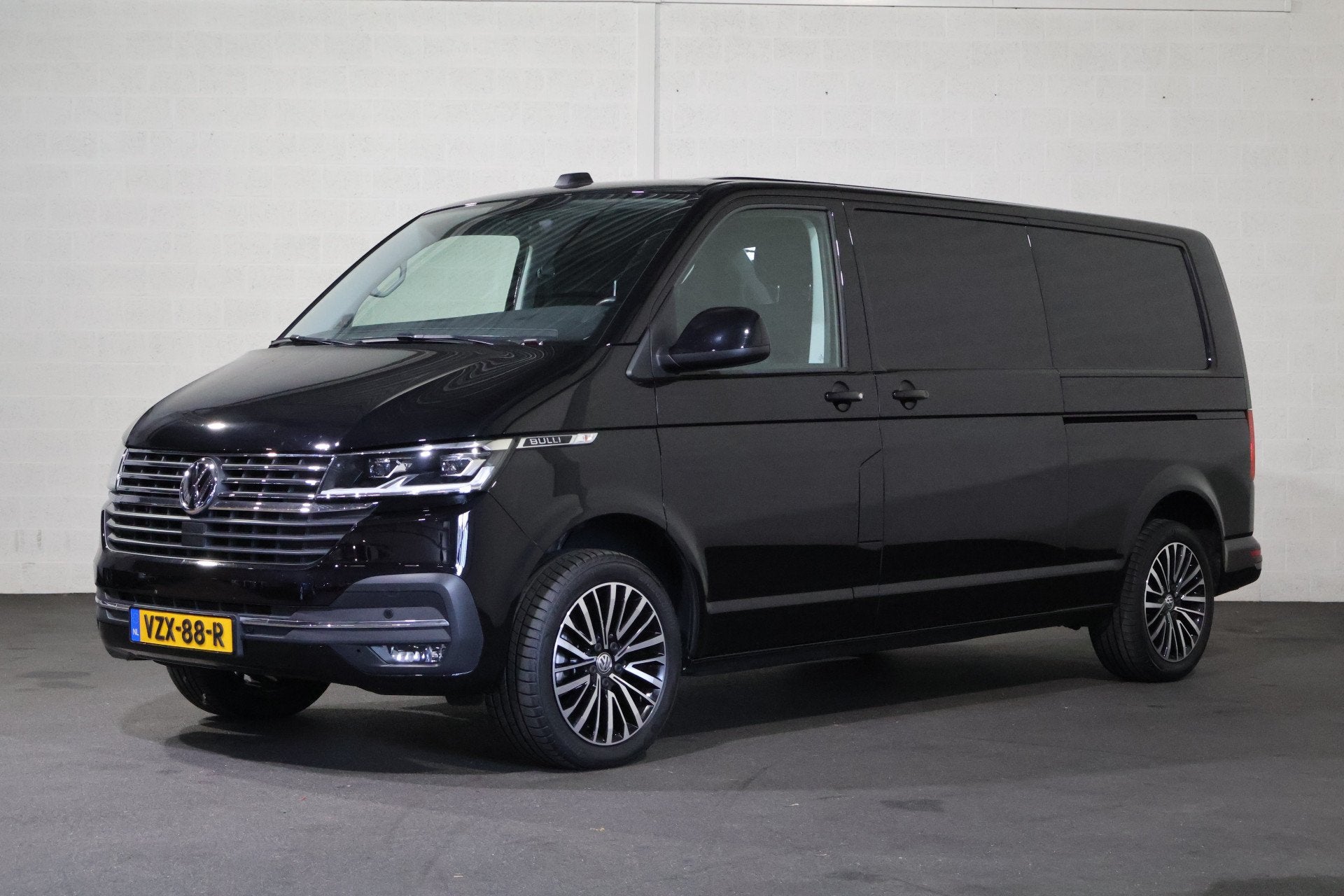 Volkswagen Transporter 2.0 TDI L2 H1 Bulli Automaat 2x Schui, Auto's, Stof, Gebruikt, Euro 6, 4 cilinders