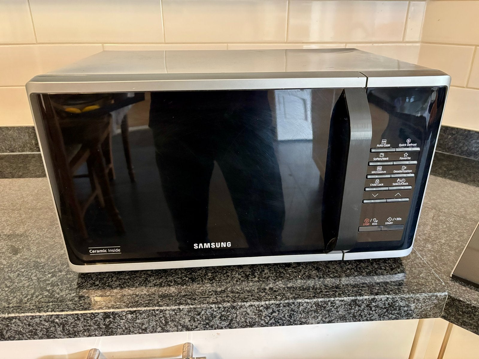 Samsung Solo Magnetron 23L Quick Defrost, Witgoed en Apparatuur, Magnetrons, Ophalen of Verzenden, Draaiplateau, Magnetron, Zo goed als nieuw