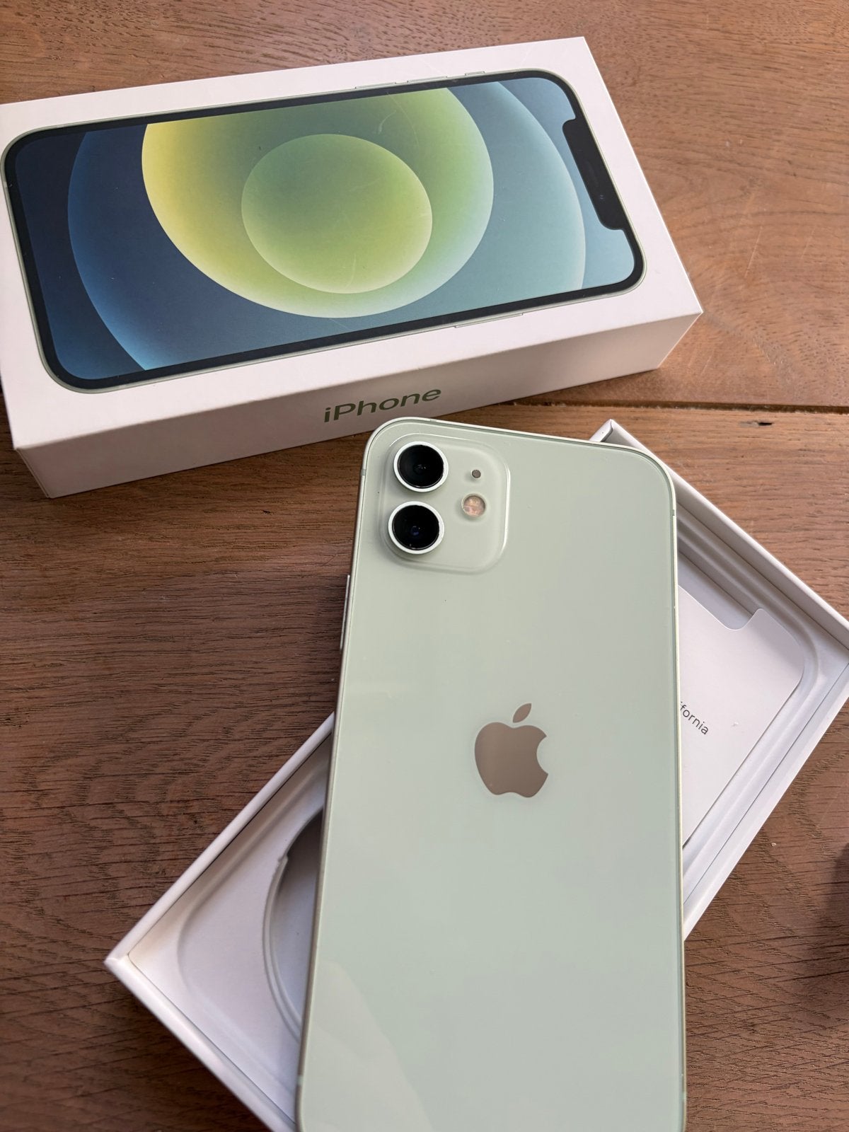 Apple iPhone 12