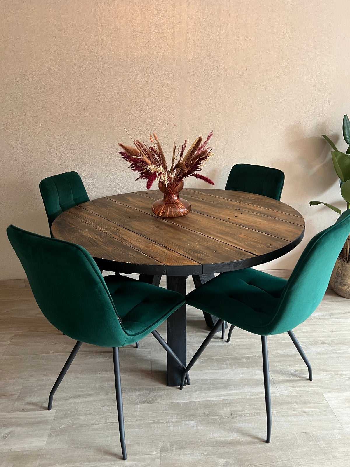 Set van 4 Groene Fluweel Eetkamerstoelen Bronx 71, Huis en Inrichting, Stoelen, Ophalen, Overige kleuren, Zo goed als nieuw, Vier