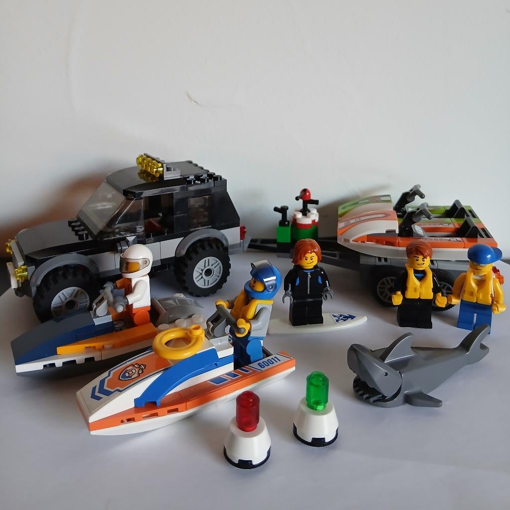 Lego SUV+aanhanger, 4 jetski's, haai en surfer, Ophalen, Lego, Compleet, Complete set