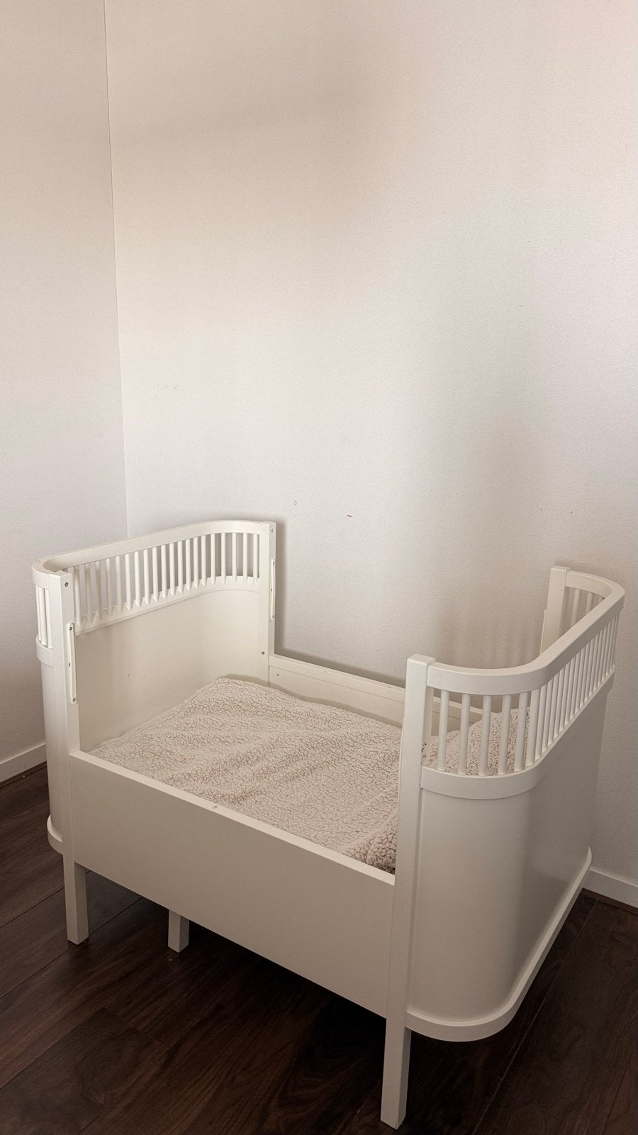 Mooi wit ledikantje voor baby of peuter, Ophalen, Gebruikt, Ledikant