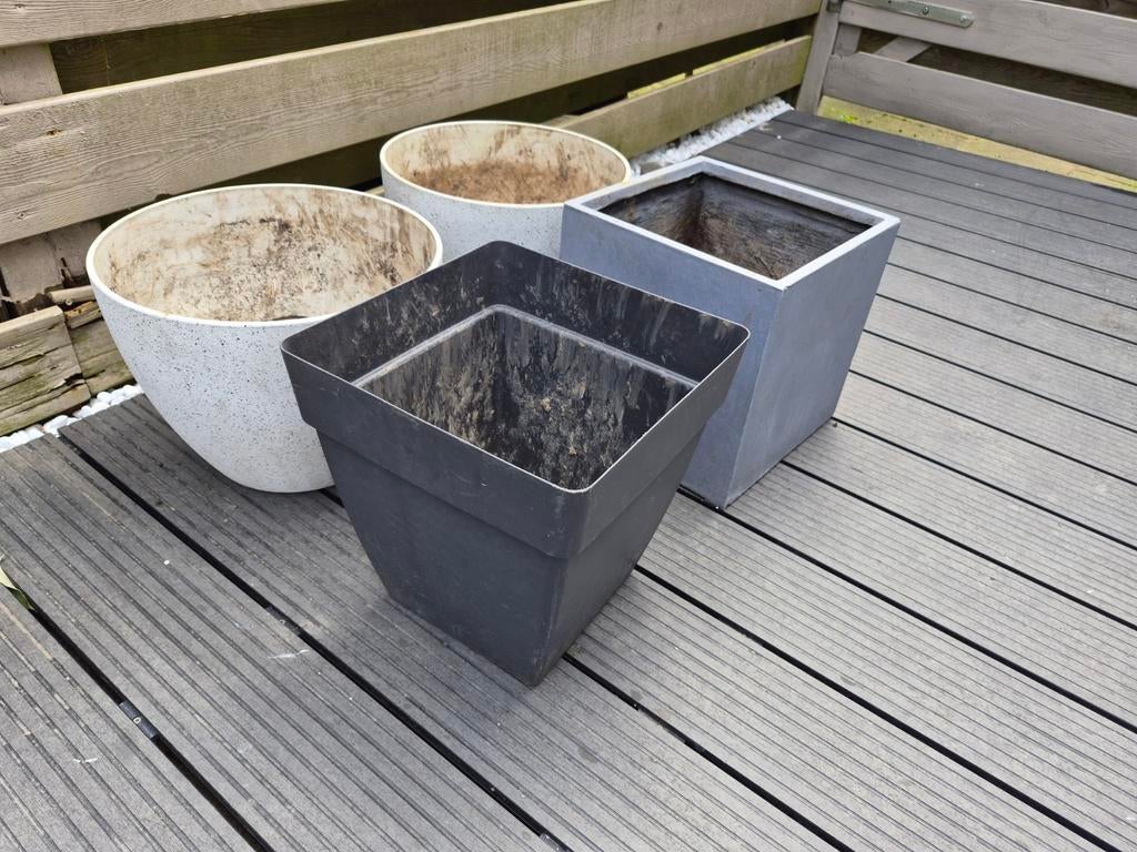 Teab vier bloempotten buiten, Tuin en Terras, Ophalen, Kunststof, Minder dan 30 cm, Rond