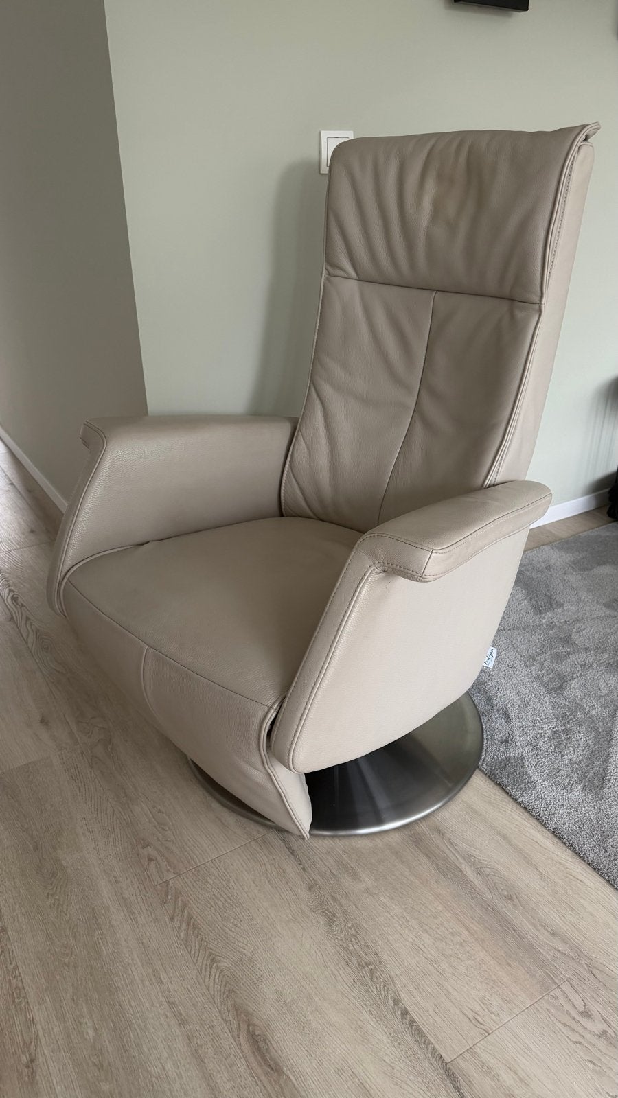 Tulipa Comfort Relaxfauteuil - Beige Leer, Huis en Inrichting, Fauteuils, Ophalen, 100 tot 125 cm, Leer, Zo goed als nieuw