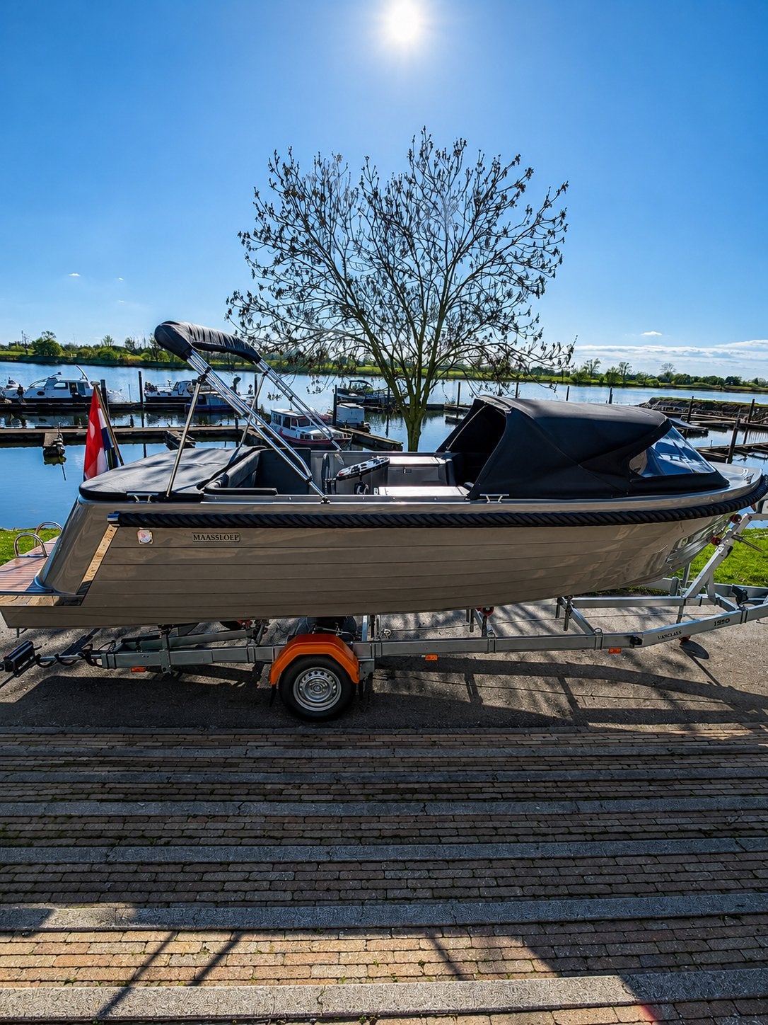 Maassloep 680 honda 20pk NIEUW op voorraad, Watersport en Boten, Ophalen, Zo goed als nieuw, Maassloep, Boegschroef
