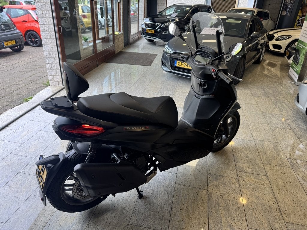 Foto 4 van Piaggio motorscooter 400 Beverly S HPE 2023 Malossi TOPSTAAT