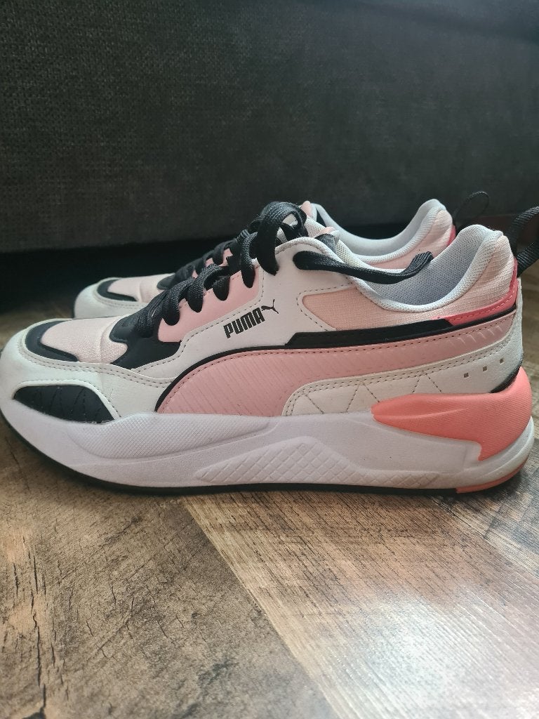 Puma dames sneaker maat 40, Wit, Ophalen of Verzenden, Sneakers of Gympen, Zo goed als nieuw
