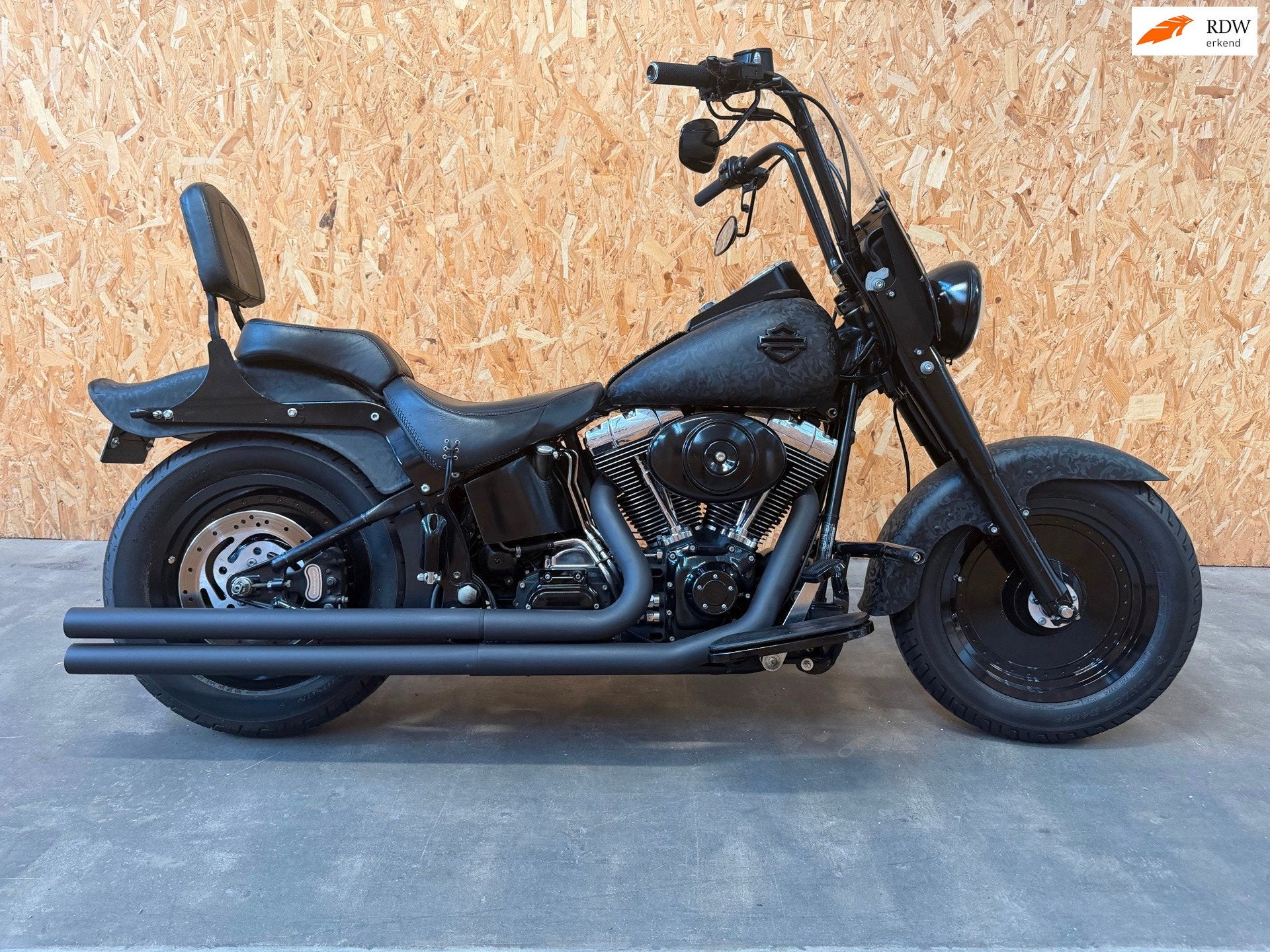 Harley Davidson Fatboy speciale black/black wrap, Motoren, Chopper, Bedrijf, Meer dan 35 kW, 1499 cc