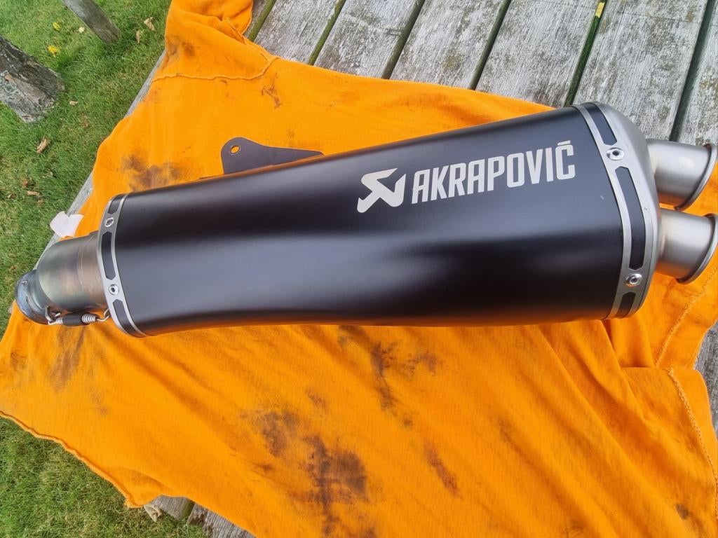Akrapovic uitlaat demper - Zwart, Gebruikt KTM 690 HUSQVARNA, Ophalen of Verzenden, Gebruikt